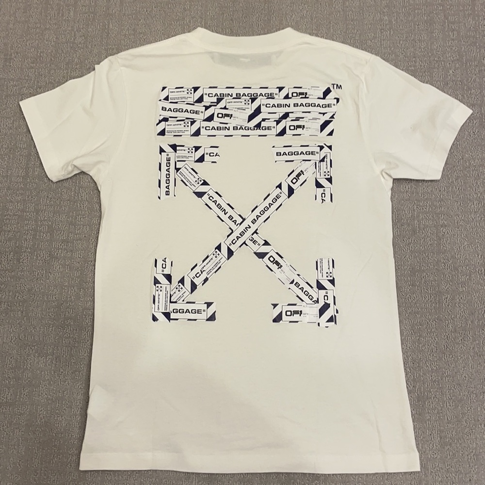 Men’s off white tshirt